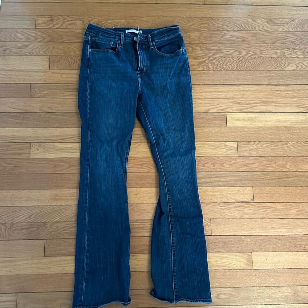 Levi’s 725 High Rise Bootcut Jeans